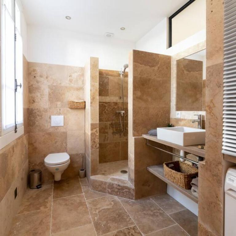 Bien d'exception en face du Palais des Papes - Appartement 2 Chambres - 22