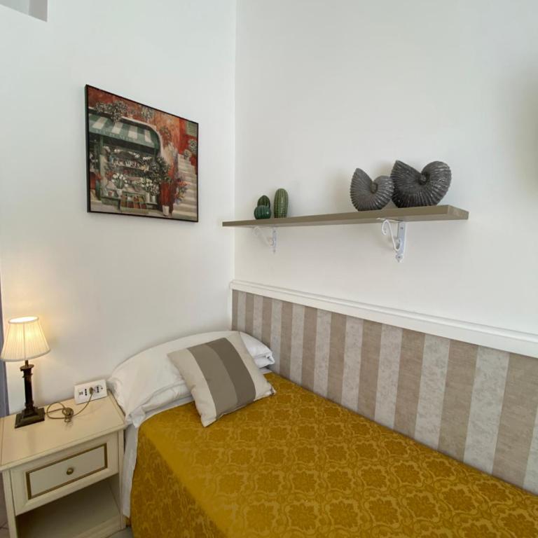 Hotel Europeo Napoli - Quadruple Room - 6