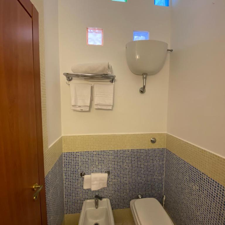 Hotel Europeo Napoli - Quadruple Room - 8