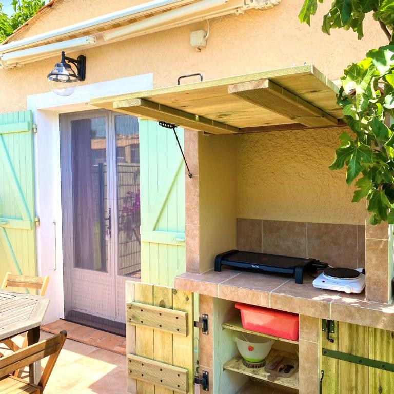 Bastide du Levant - 50m plage - Rez de jardin - Chambre Familiale - 26