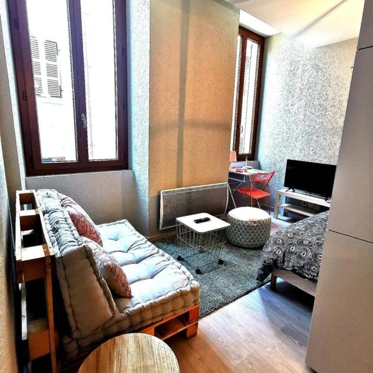 Super studio ideally located in the old town - Apartment - 3