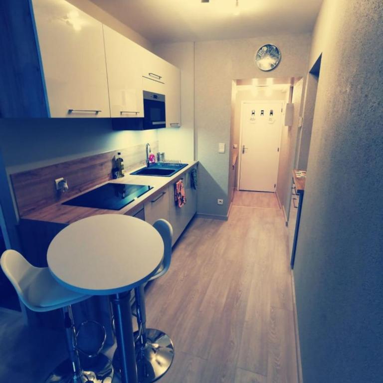 Super studio ideally located in the old town - Apartment - 6