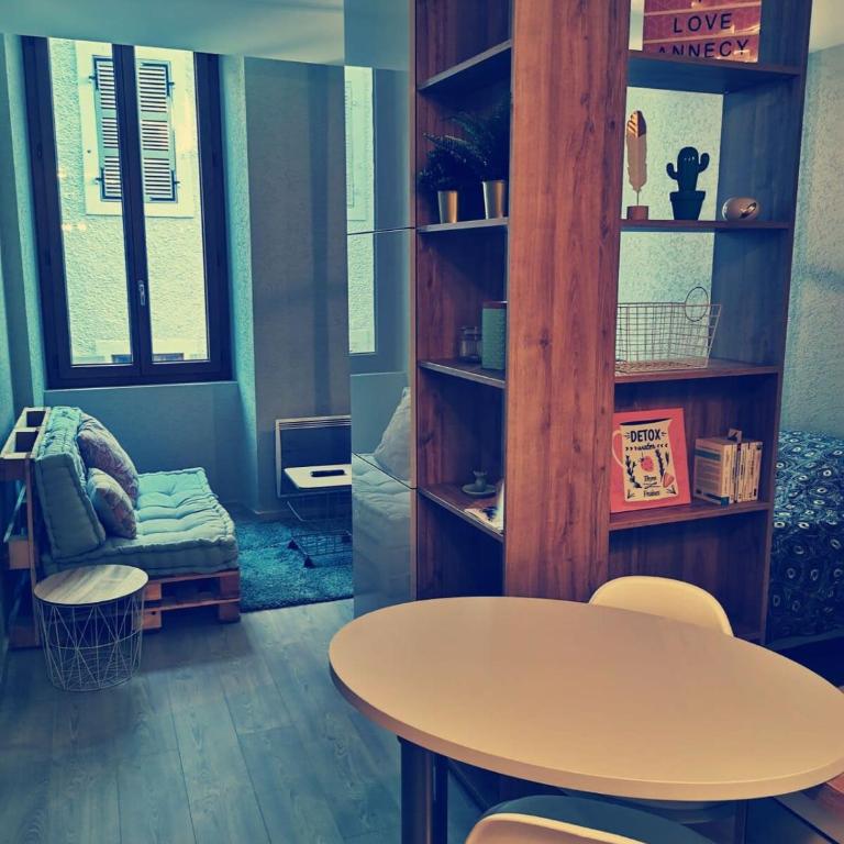Super studio ideally located in the old town - Apartment - 7