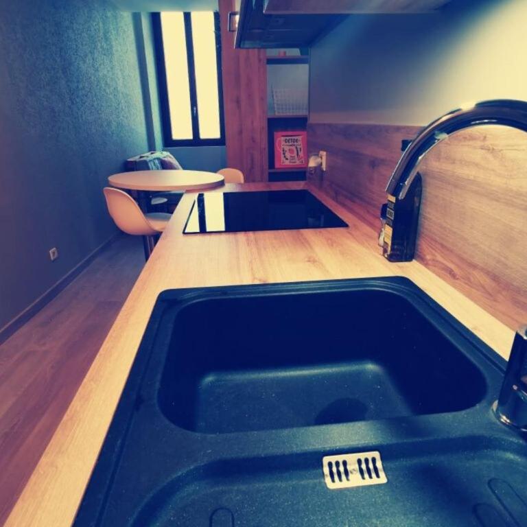 Super studio ideally located in the old town - Apartment - 8