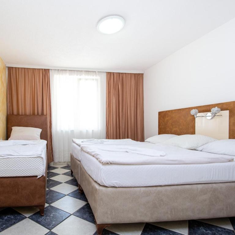 Saki Apartments - Triple Room - 1