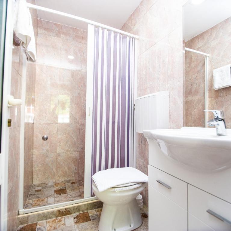 Saki Apartments - Two-Bedroom Apartment (6 Adults) - 4