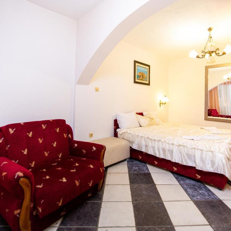 Saki Apartments - Two-Bedroom Apartment (6 Adults) - 5