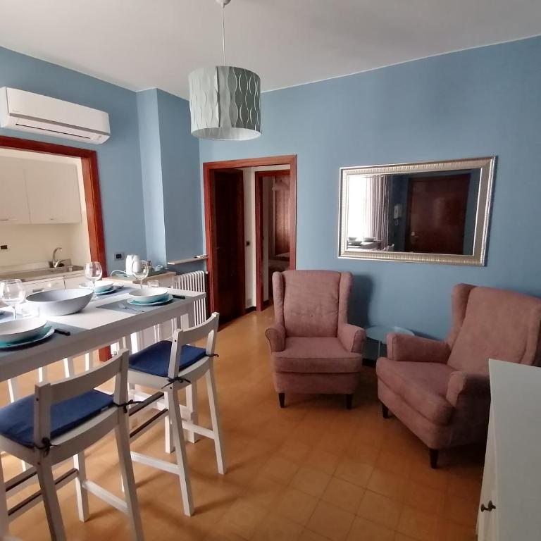 P in centro - Appartamento con 2 Camere da Letto - 1
