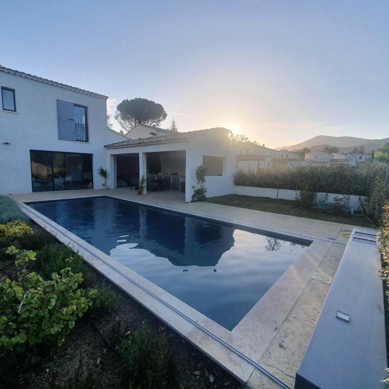 Onze Villa in Provence, Mont Ventoux, New Luxury Villa, Private Pool, Stunning views, Outdoor Kitchen, Big Green Egg - Haus mit 4 Schlafzimmern - 17