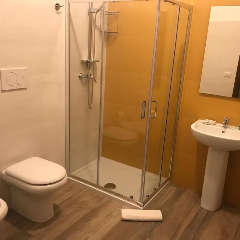 B&B Hollywood - Parcheggio Privato - Double Room with Private Bathroom - 5