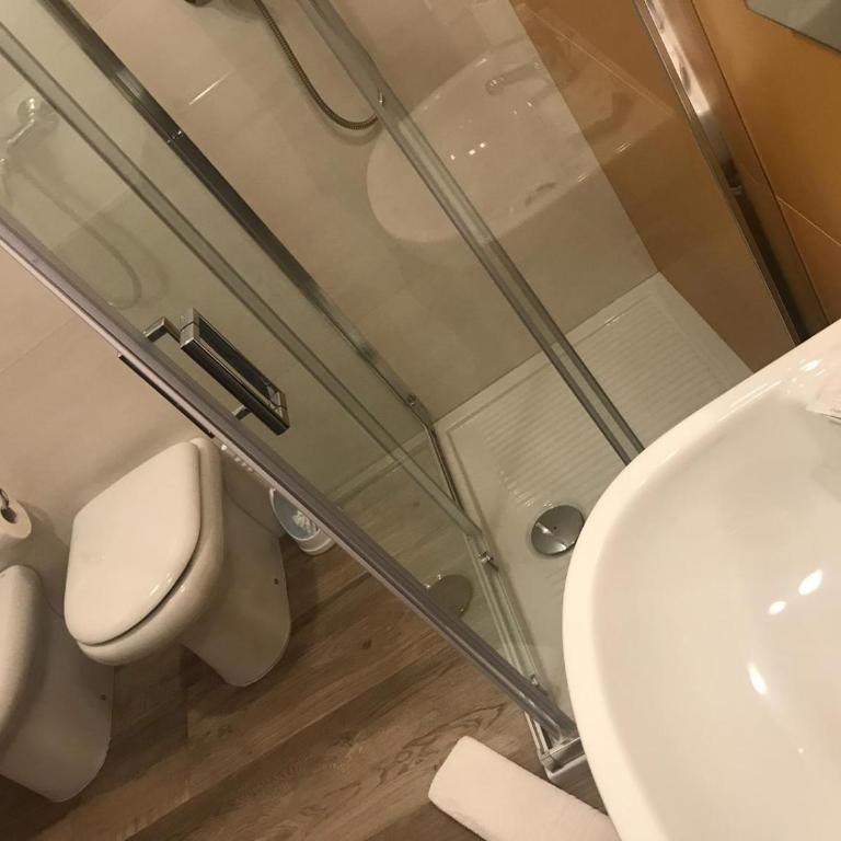 B&B Hollywood - Parcheggio Privato - Double Room with Private Bathroom - 6