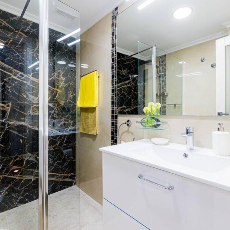 La Perla De Torrevieja - Two-Bedroom Apartment - 5