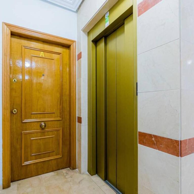 La Perla De Torrevieja - Two-Bedroom Apartment - 12