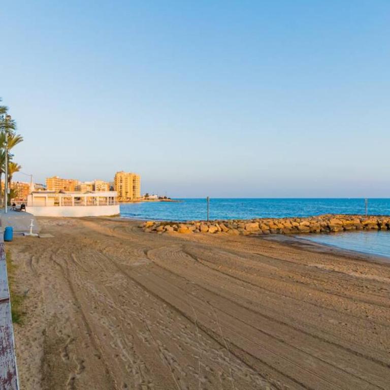 La Perla De Torrevieja - Two-Bedroom Apartment - 16