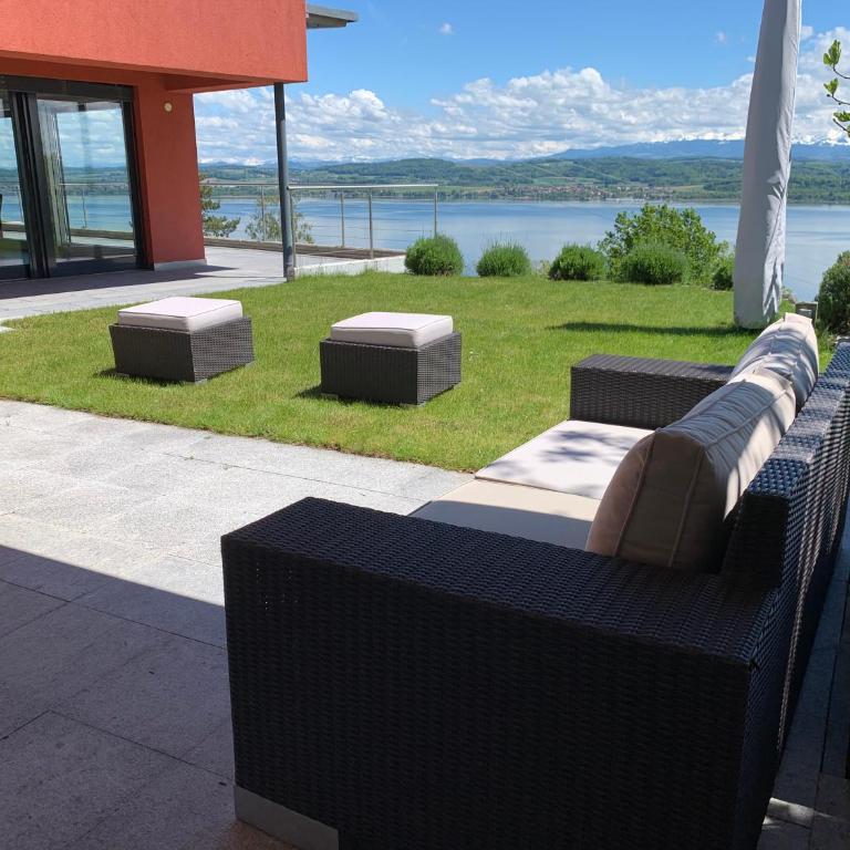 Villa au bord du lac de Morat avec vue imprenable - Villa mit 2 Schlafzimmern - 1