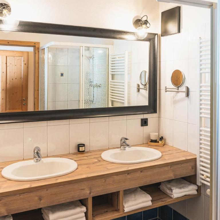 Dorfchalets & Apartments - in Kaprun centre including FREE entry Tauern Spa and Summer Card - Chalet (5 Erwachsene) - kostenfreier Zugang zum VIP Tauern Spa - 10