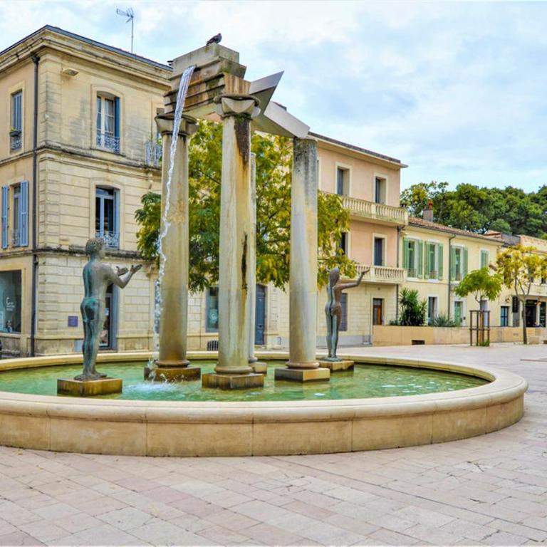 appartement 3 min a pied du centre d'Uzès parking piscine - Appartement 2 Chambres - 35