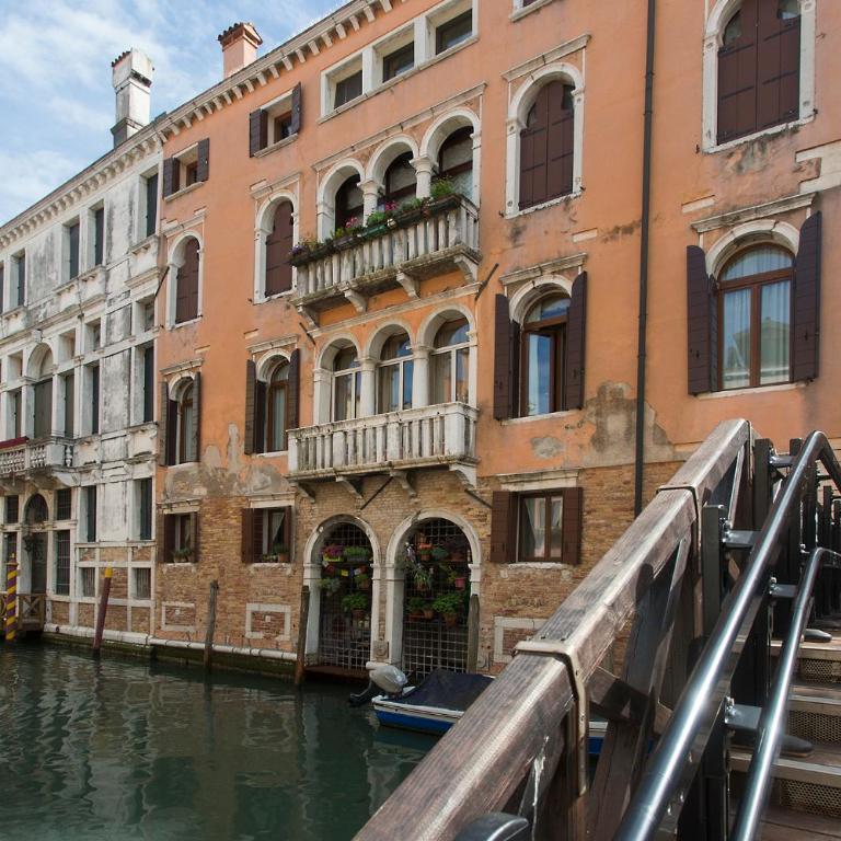 Locanda Cà Le Vele - Camera Deluxe Matrimoniale/Doppia con Letti Singoli con Vista Canale - 8