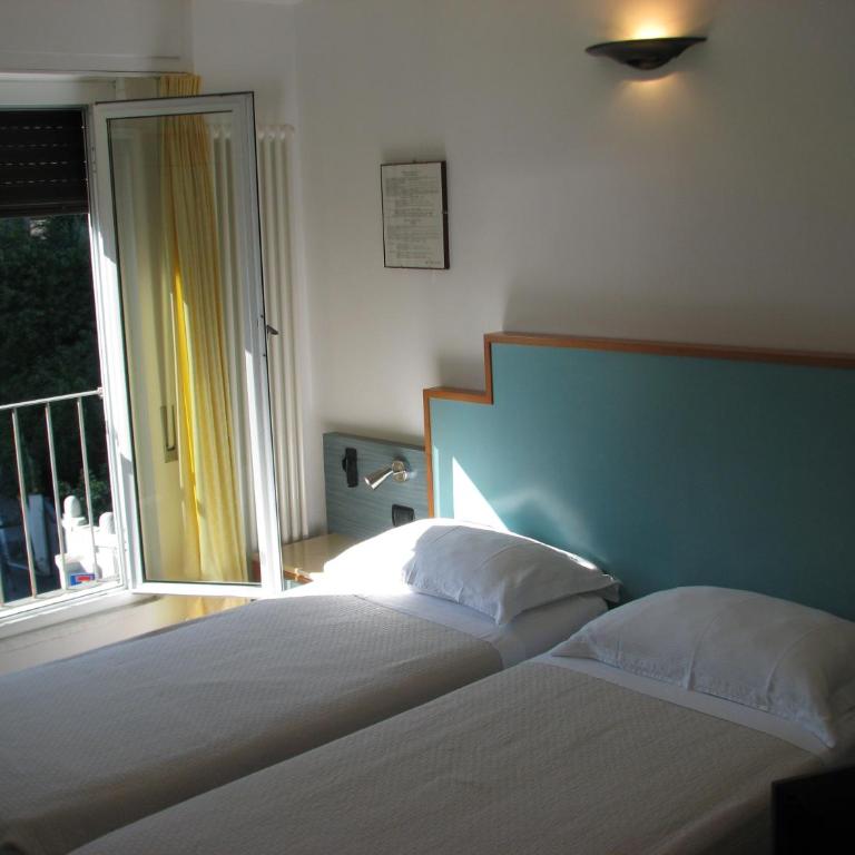 Hotel Belvedere - Camera Quadrupla con Vista Mare (2 Adulti + 2 Bambini) - 2