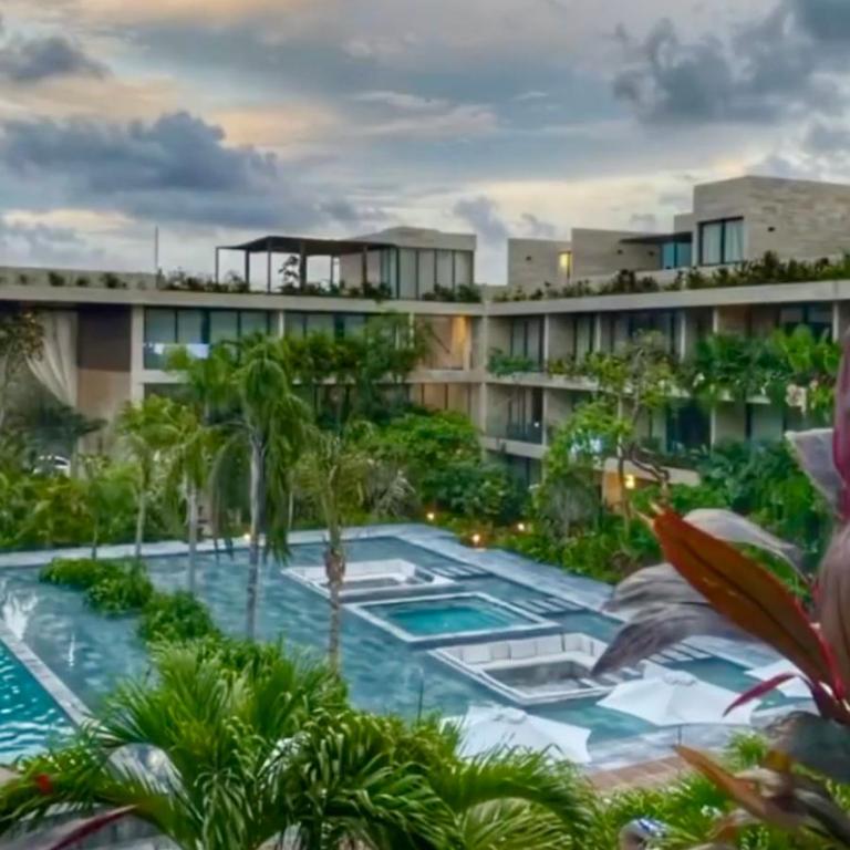 Mistiq Largest PH Studio with GYM, Beach Club Shuttle & Fast Wifi - One-Bedroom Apartment - 49