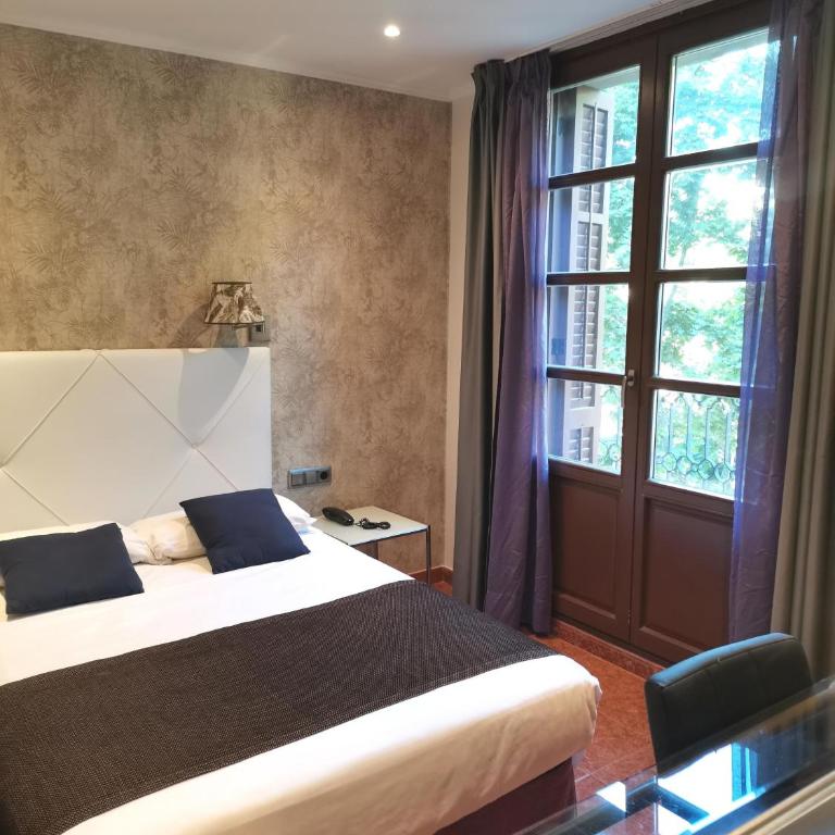 Hotel Lloret Ramblas - Double or Twin Room with La Rambla Views - 12