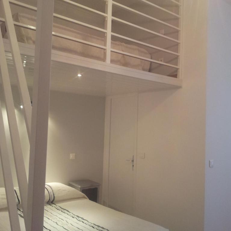 Hotel Cresp - Chambre Triple avec Mezzanine et Balcon - Vue sur Cour - 4