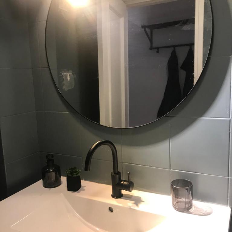 Apartamento con encanto y terraza en Barri Vell de Girona, El Cul de la Lleona - Apartamento de 2 dormitorios - 19
