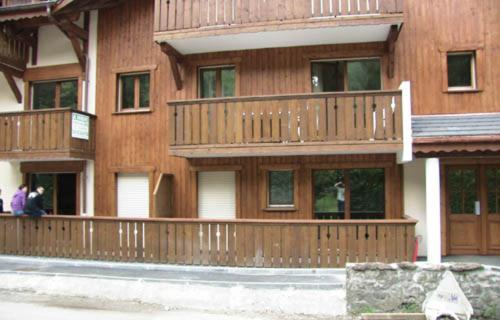 Les Frahans - One-Bedroom Apartment - 25