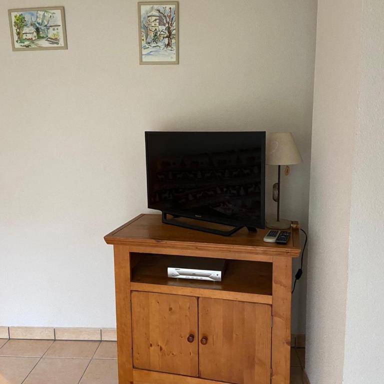 Les Frahans - One-Bedroom Apartment - 8