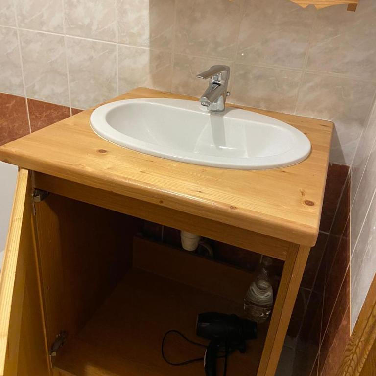 Les Frahans - One-Bedroom Apartment - 19