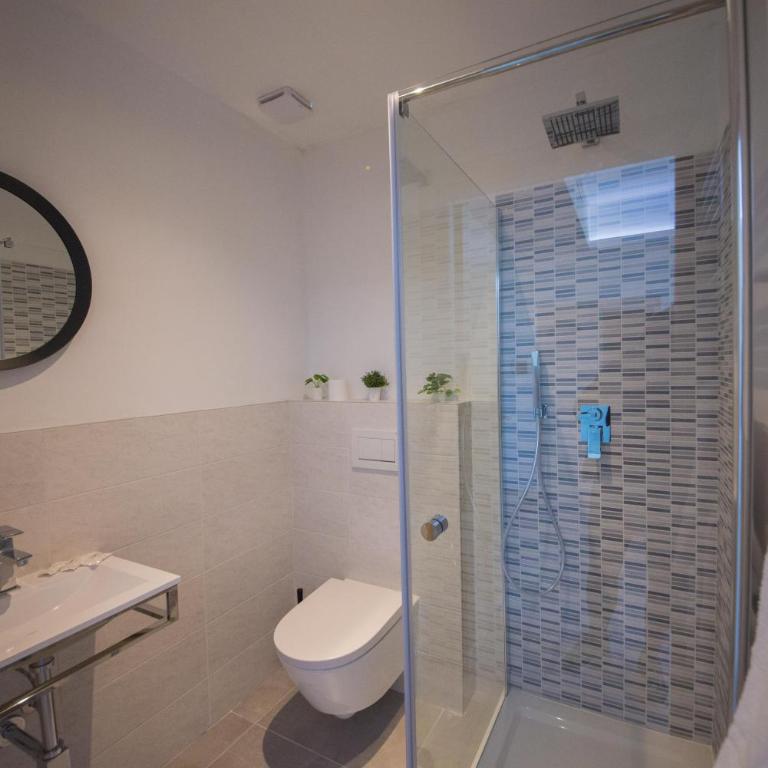 Residence Cristine - Monolocale con Balcone e Vista Lago - 15