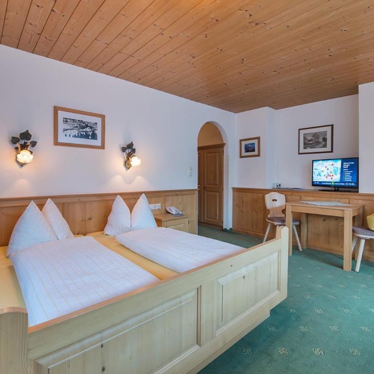 Haus Moostal - Doppelzimmer mit Balkon - 1
