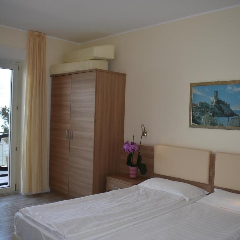 Hotel Garnì Vela d'oro - Camera Matrimoniale con Balcone - 7