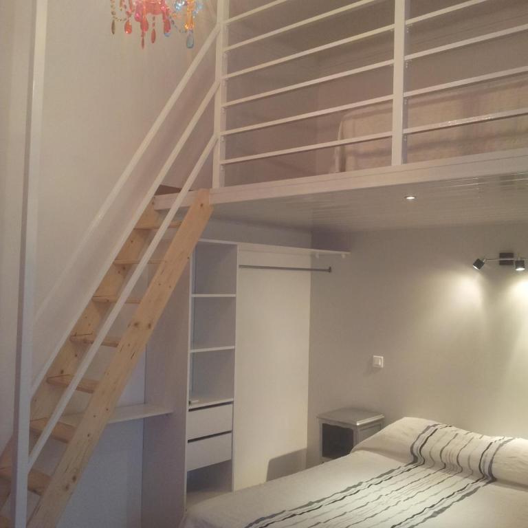 Hotel Cresp - Chambre Triple avec Mezzanine et Balcon - Vue sur Cour - 3