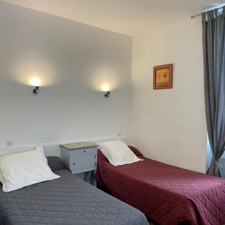 Hôtel du Clos Fleuri - Chambre Familiale - Vue sur Jardin - 7