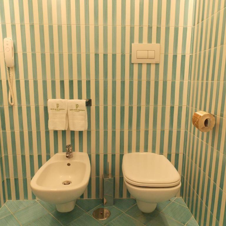 Grand Hotel President - Superior Double Room with Terrace and Outdoor Jacuzzi - 11