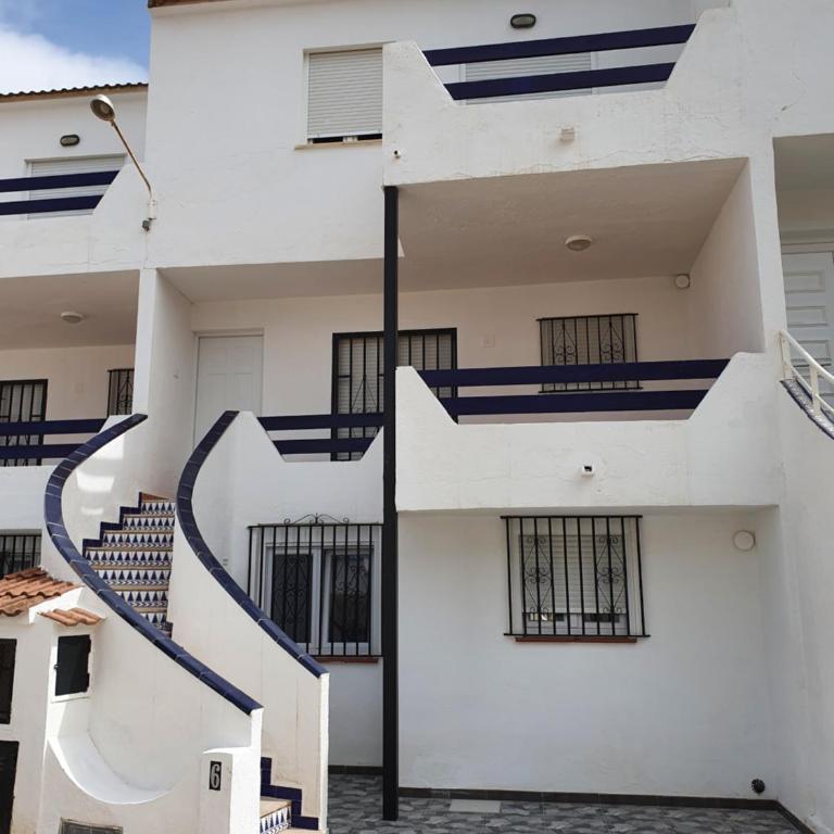 Primera línea de playa - terraza privada - parking - Ideal familias 6-7 pax o Parejas 2-4 pax - Three-Bedroom Townhouse - 8