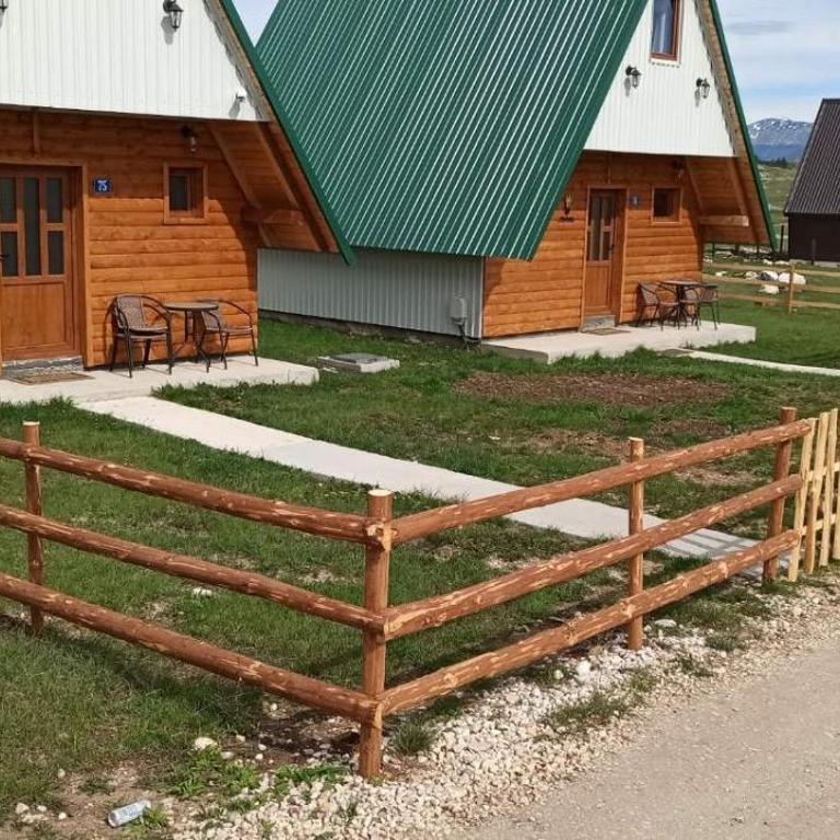 Family Houses Pleme - Two-Bedroom Chalet - 3