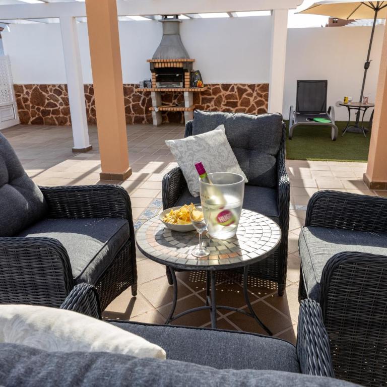 Perfect for family holidays with private pool, near beach and golf- Villa Ashley - Villa - 9