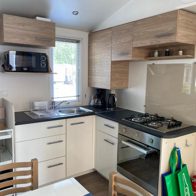 Mobil Home 3 chambres climatisé tout équipé - Mobile Home - 6