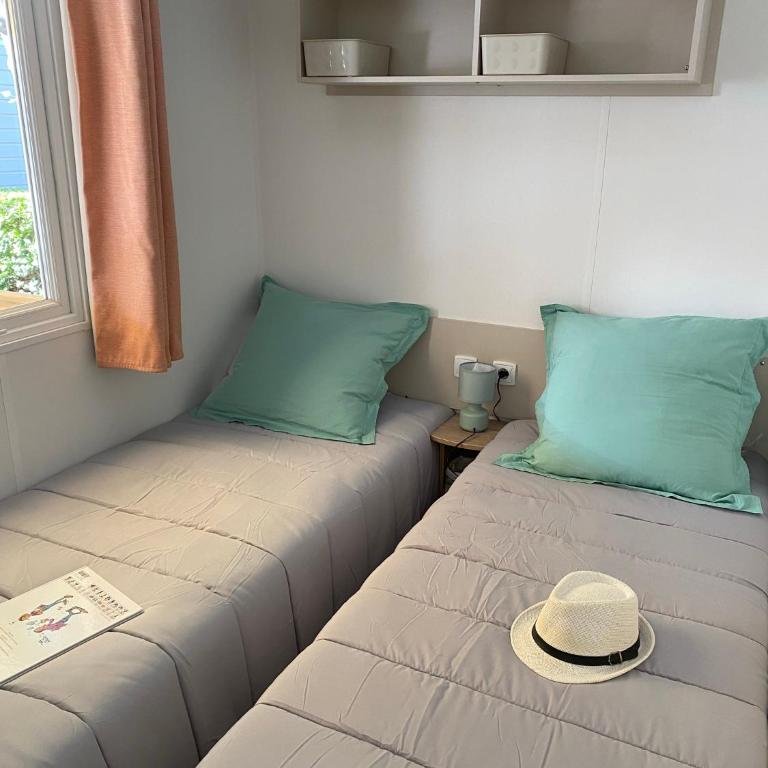 Mobil Home 3 chambres climatisé tout équipé - Mobile Home - 9