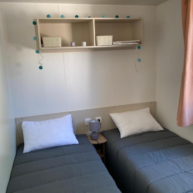 Mobil Home 3 chambres climatisé tout équipé - Mobile Home - 11