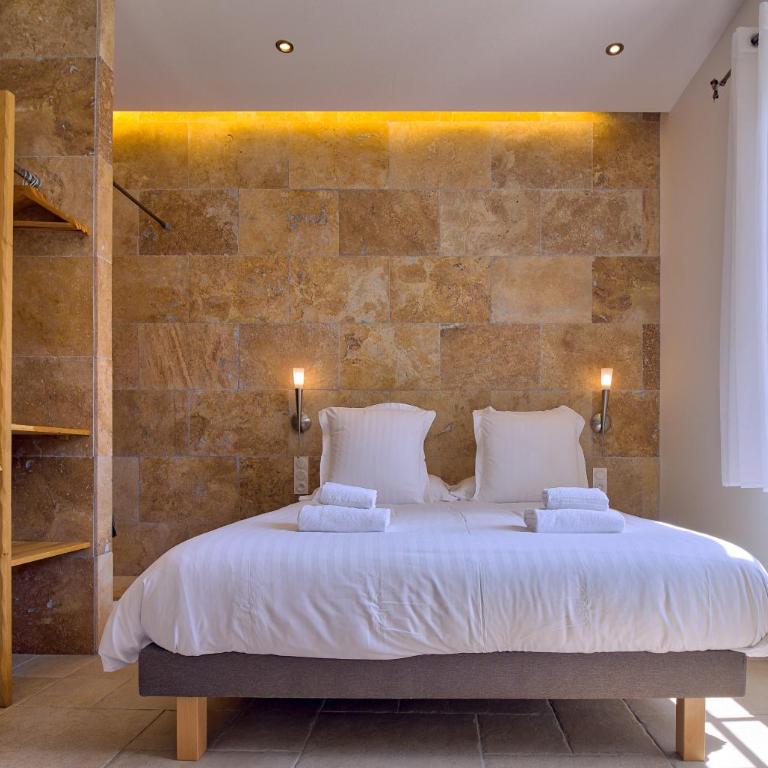GOOD KNIGHT - Chambre Double - Vue sur Château - 6