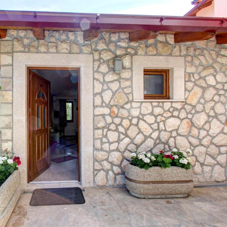 Hotel Almira - Triple Room with Terrace - 9