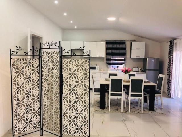 Apartman Mona - Two-Bedroom Apartment - 24