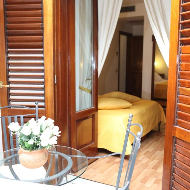 La Magnolia Sorrento - City Centre Hotel - Double Room with Balcony - 7