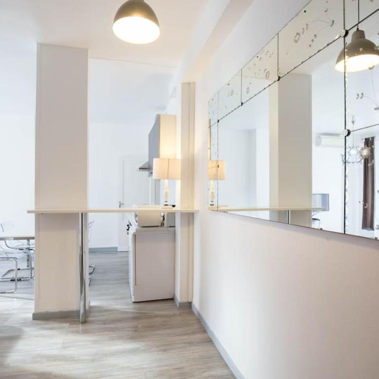 Balcony on the true Marseille - Two-Bedroom Apartment - 3