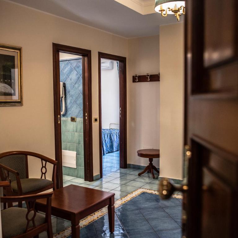 Hotel Garibaldi - Appartamento con Balcone - 4