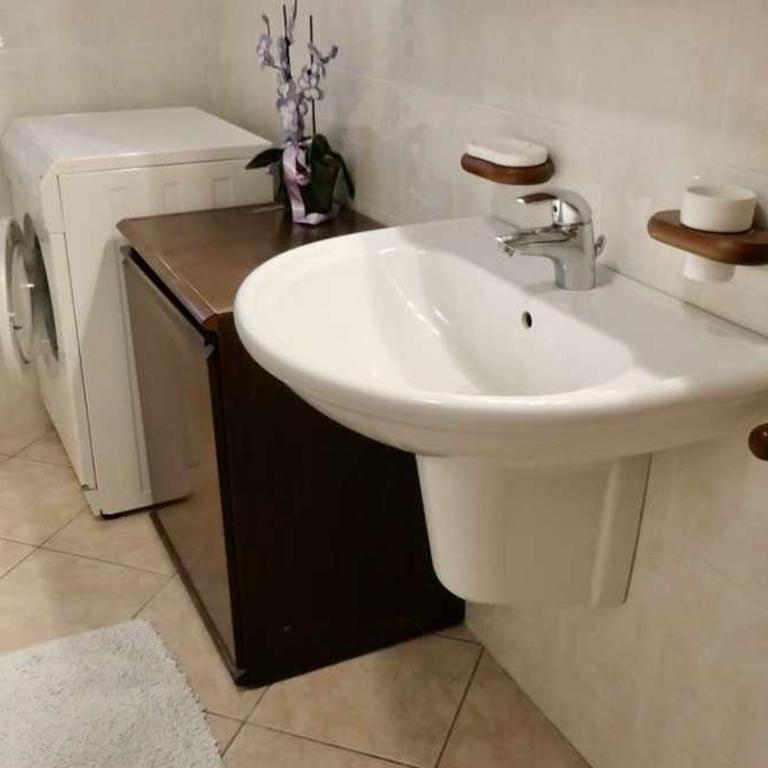 Casa Lucia vista piazzetta Tressilla - Two-Bedroom Apartment - 30