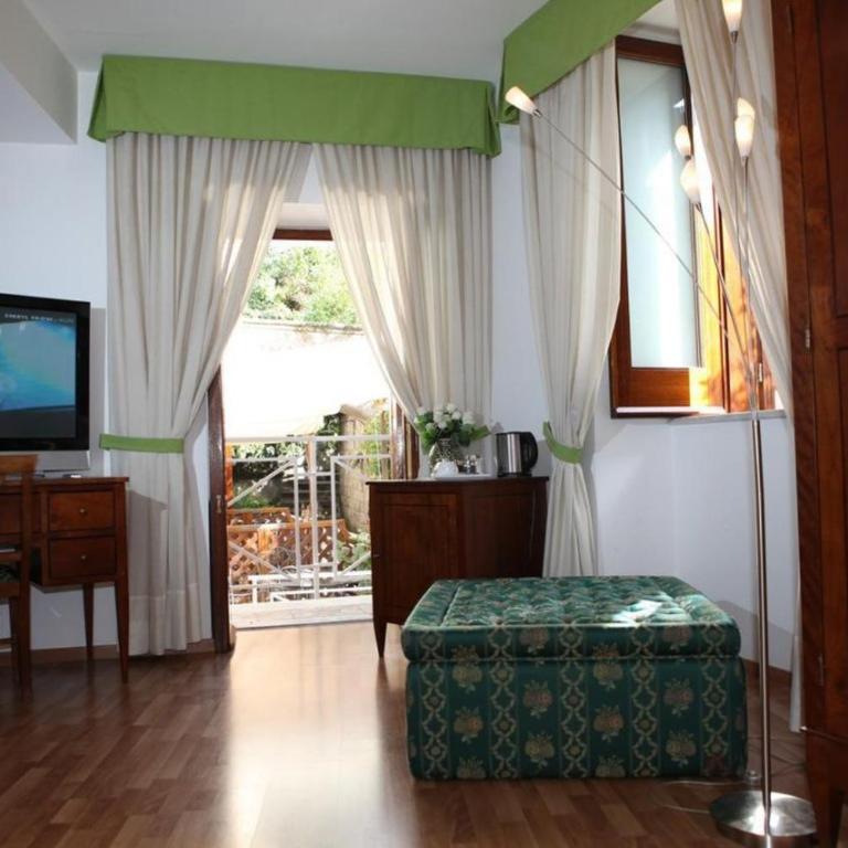 La Magnolia Sorrento - City Centre Hotel - Large Double Room - 1